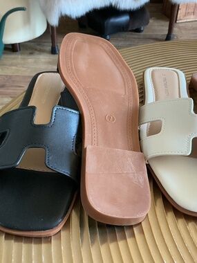 Sandals 2 pairs Streetware society